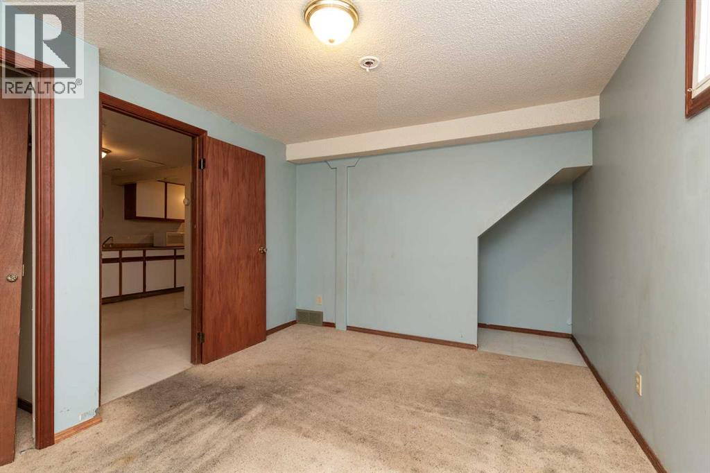 
          920 13 Street South
            <br/>
            <span>Lethbridge</span>
            , 
            <span>AB</span>
             <span>T1J2X2</span>
         - Photo 5