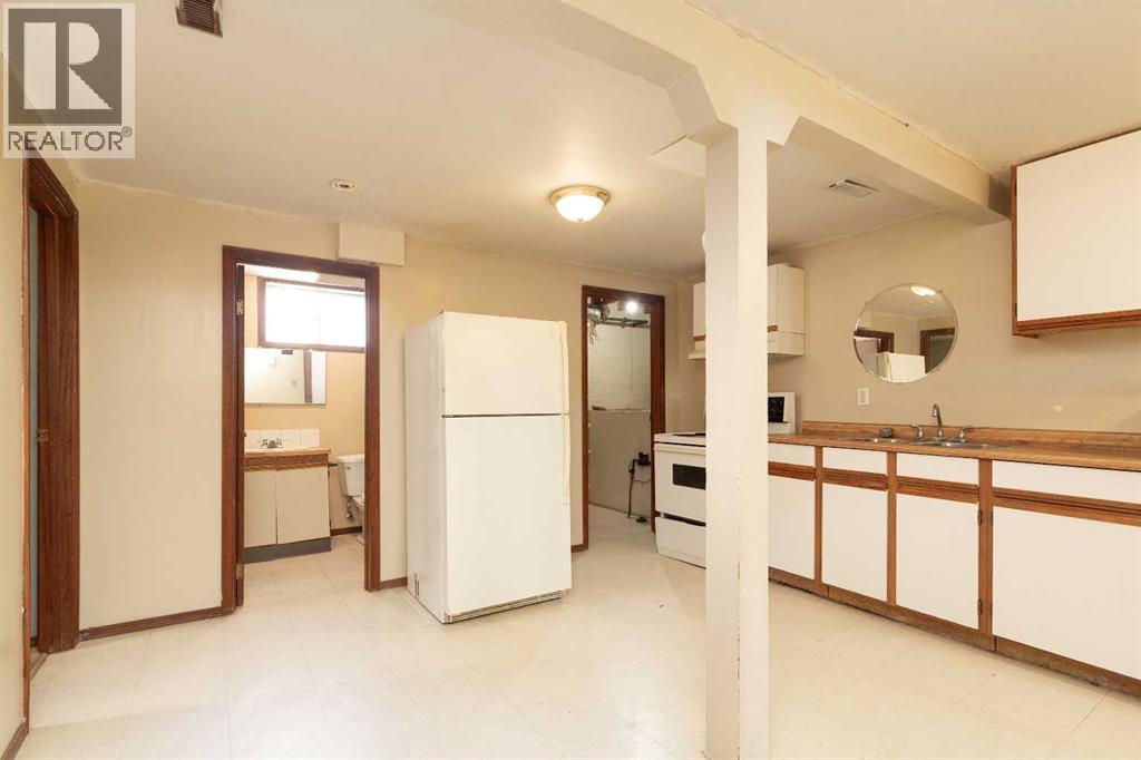 
          920 13 Street South
            <br/>
            <span>Lethbridge</span>
            , 
            <span>AB</span>
             <span>T1J2X2</span>
         - Photo 35