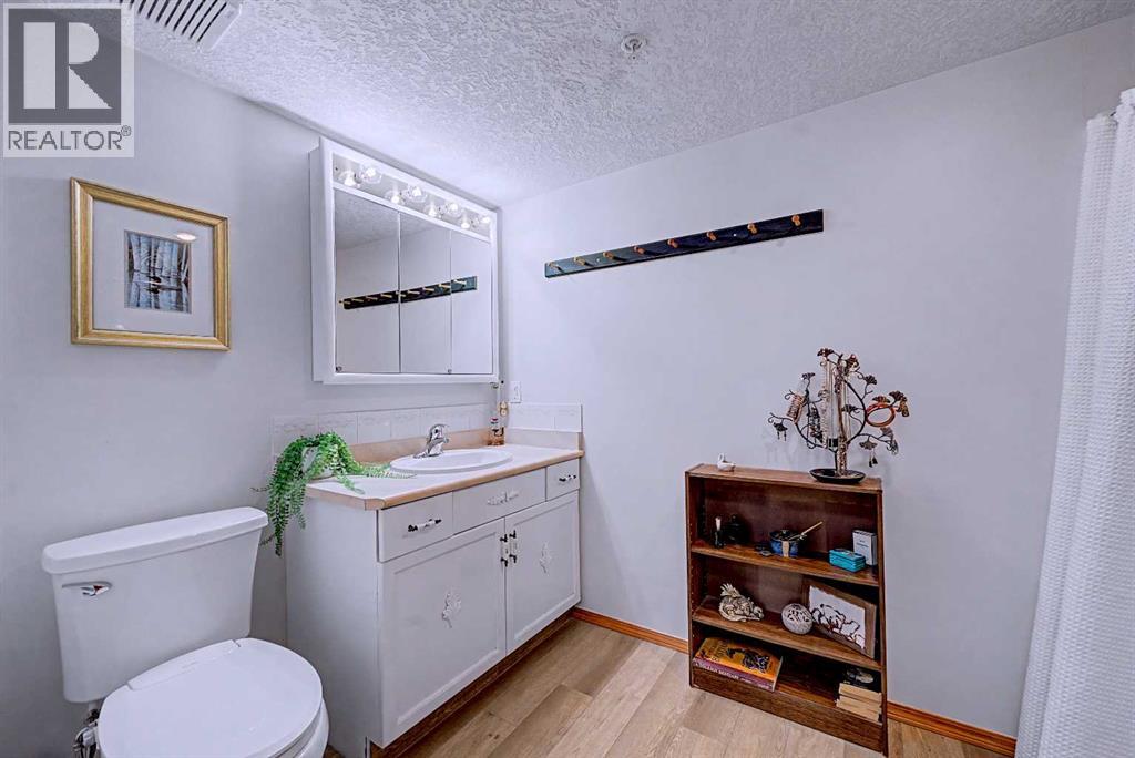 Single Family House for Sale in   Sierra Morena Boulevard SW Signal Hill Calgary 