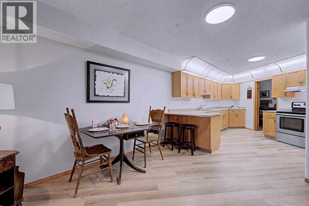 Single Family House for Sale in   Sierra Morena Boulevard SW Signal Hill Calgary 