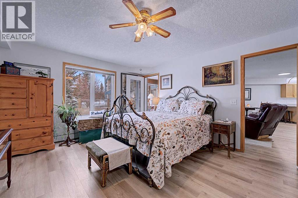 Single Family House for Sale in   Sierra Morena Boulevard SW Signal Hill Calgary 