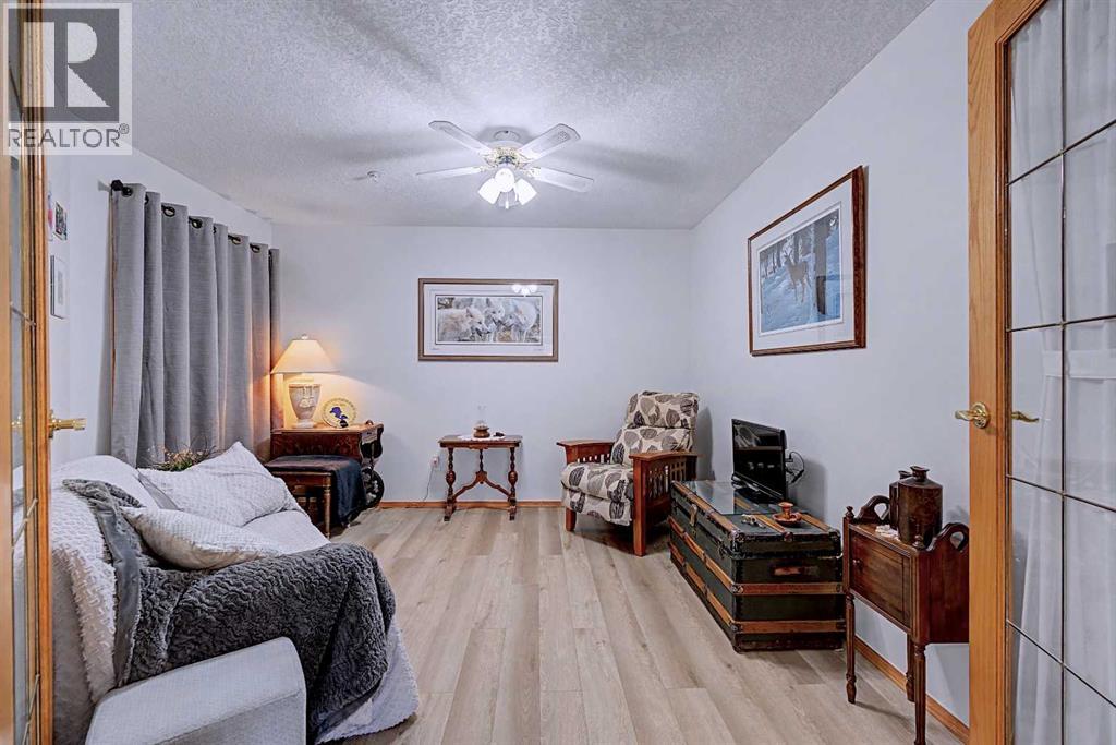 Single Family House for Sale in   Sierra Morena Boulevard SW Signal Hill Calgary 