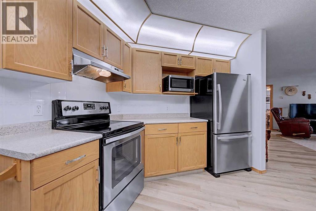 Single Family House for Sale in   Sierra Morena Boulevard SW Signal Hill Calgary 