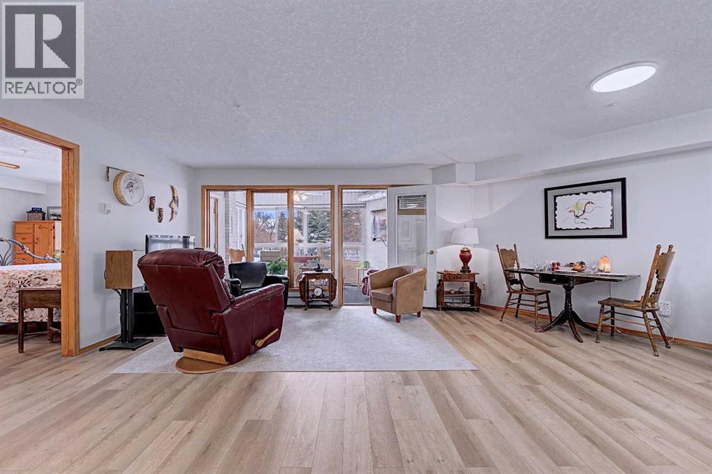 Single Family House for Sale in   Sierra Morena Boulevard SW Signal Hill Calgary 