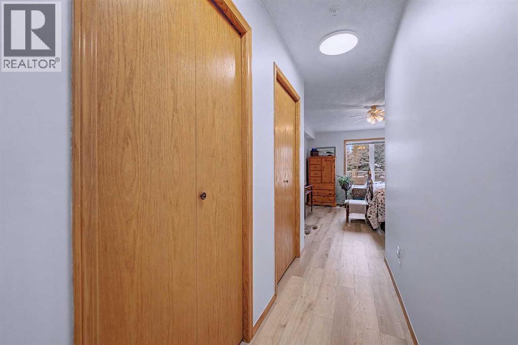 Single Family House for Sale in   Sierra Morena Boulevard SW Signal Hill Calgary 