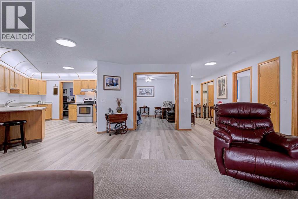 Single Family House for Sale in   Sierra Morena Boulevard SW Signal Hill Calgary 