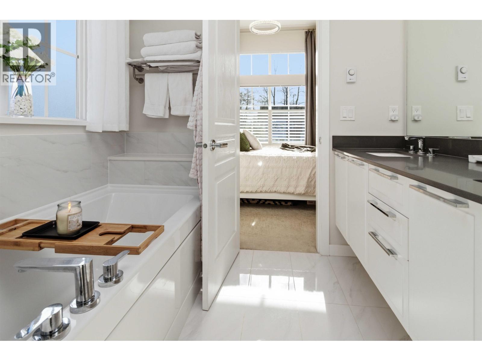 88 5551 ADMIRAL WAY, Ladner