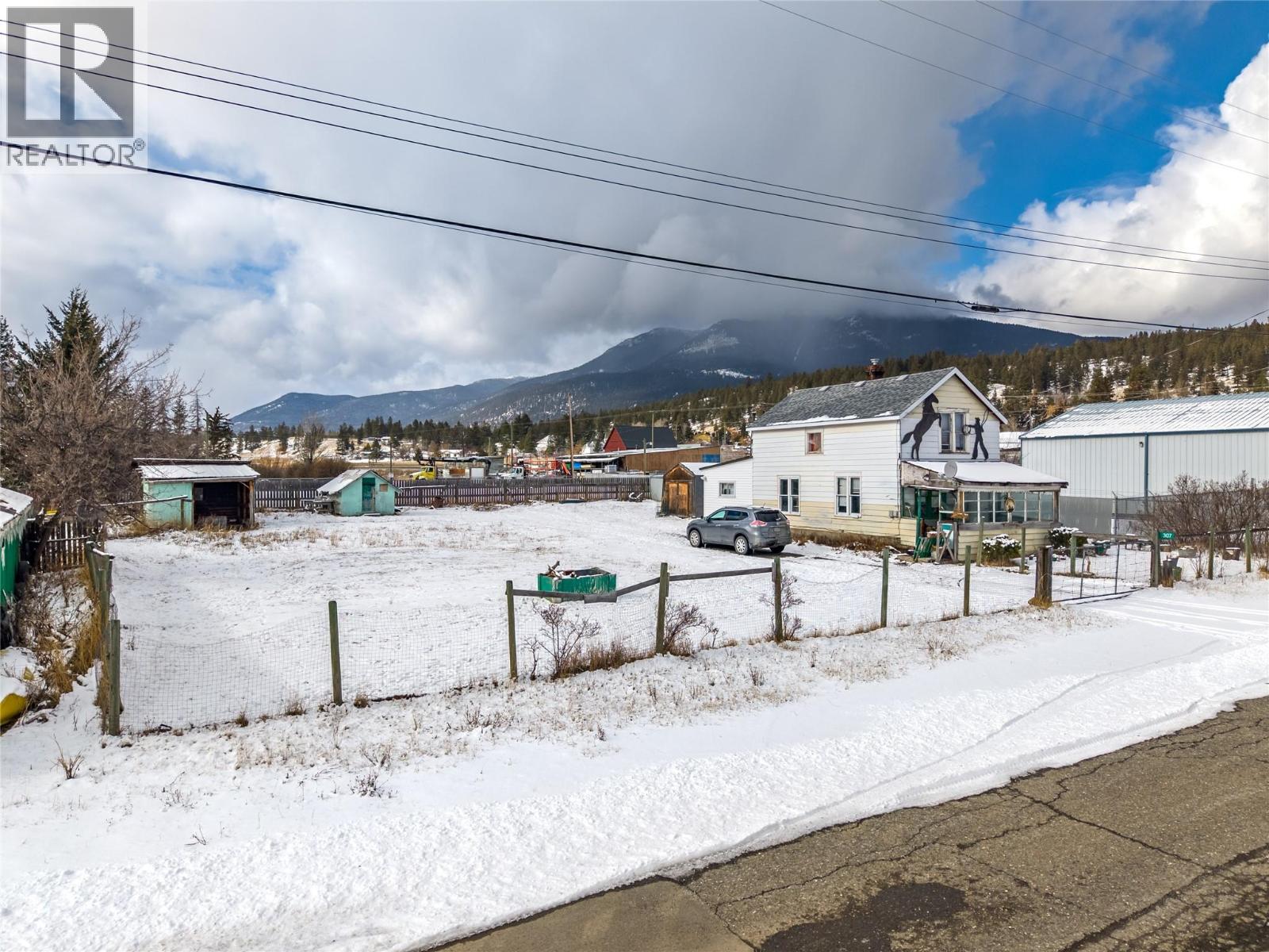 307 SMITH AVENUE - 25