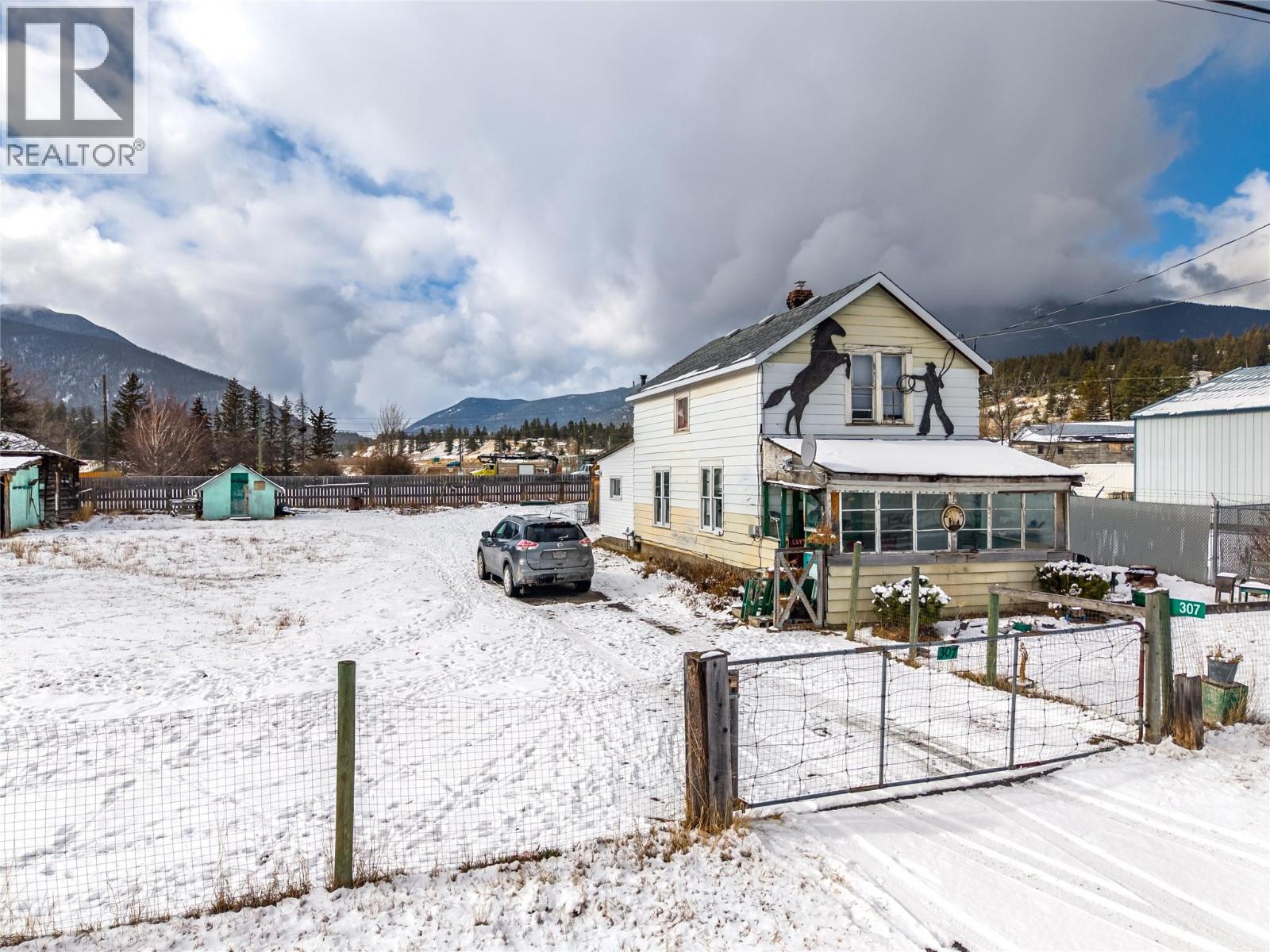 307 SMITH AVENUE - 24