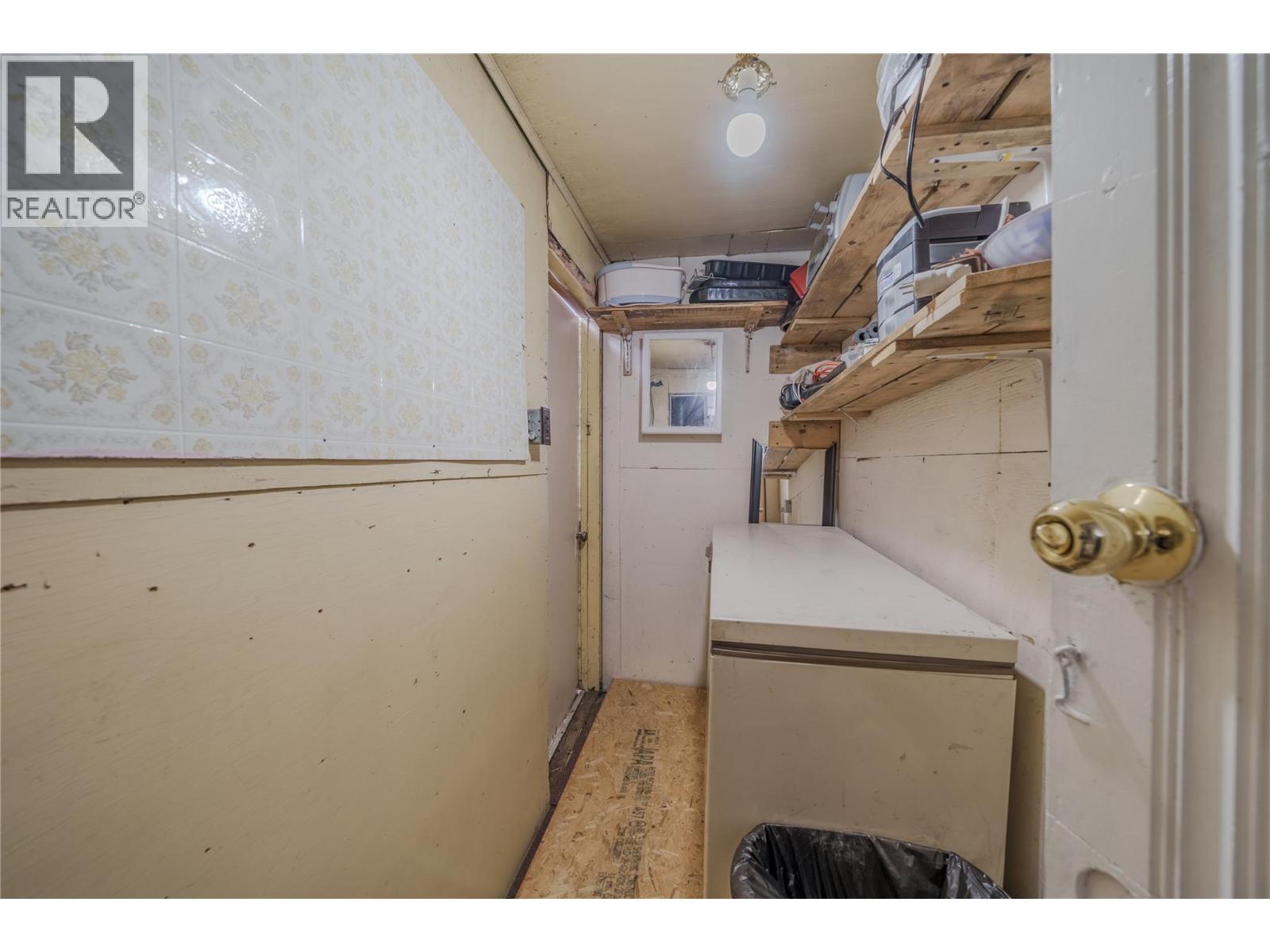 307 SMITH AVENUE - 16