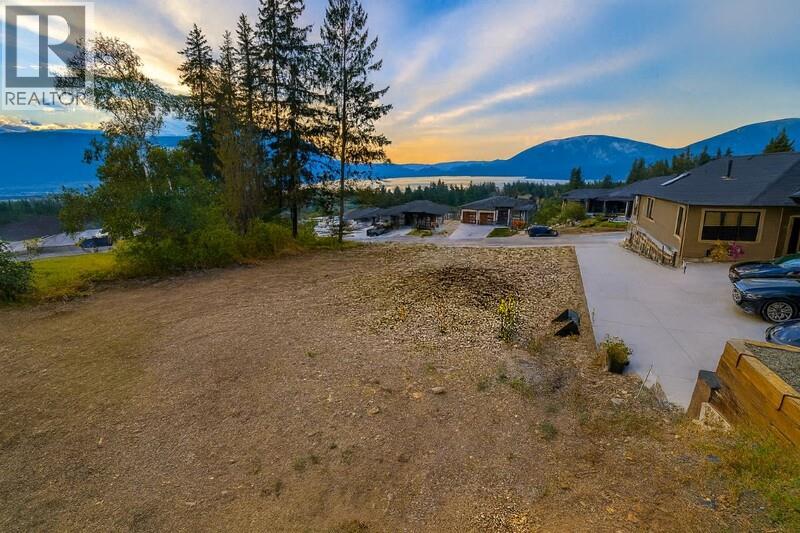 1060 16 Avenue SE, Salmon Arm