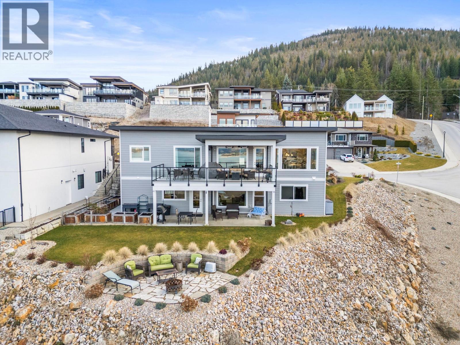  1021 17 Avenue Southeast, Salmon Arm