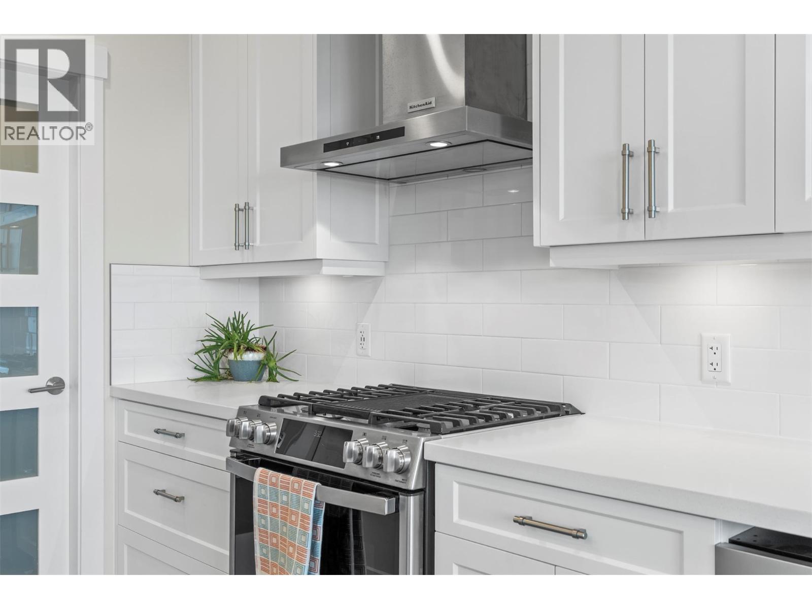  1021 17 Avenue Southeast, Salmon Arm