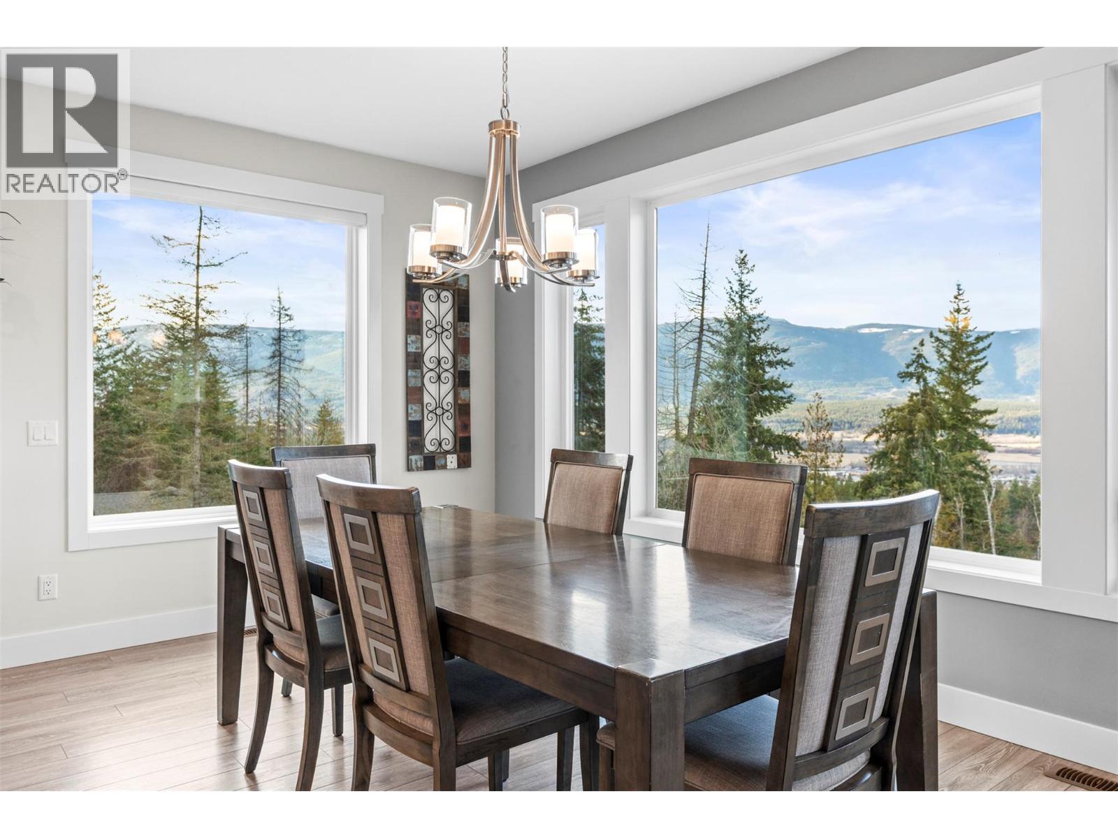  1021 17 Avenue Southeast, Salmon Arm