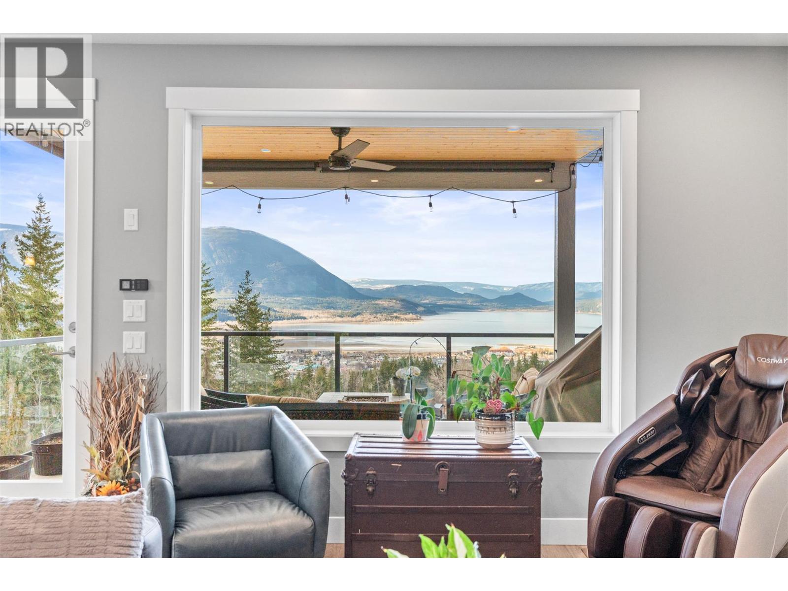  1021 17 Avenue Southeast, Salmon Arm