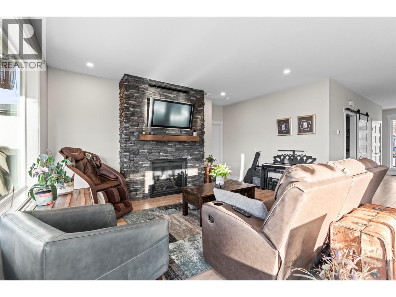  1021 17 Avenue Southeast, Salmon Arm