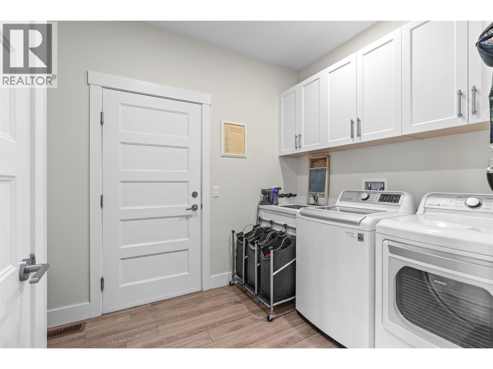  1021 17 Avenue Southeast, Salmon Arm