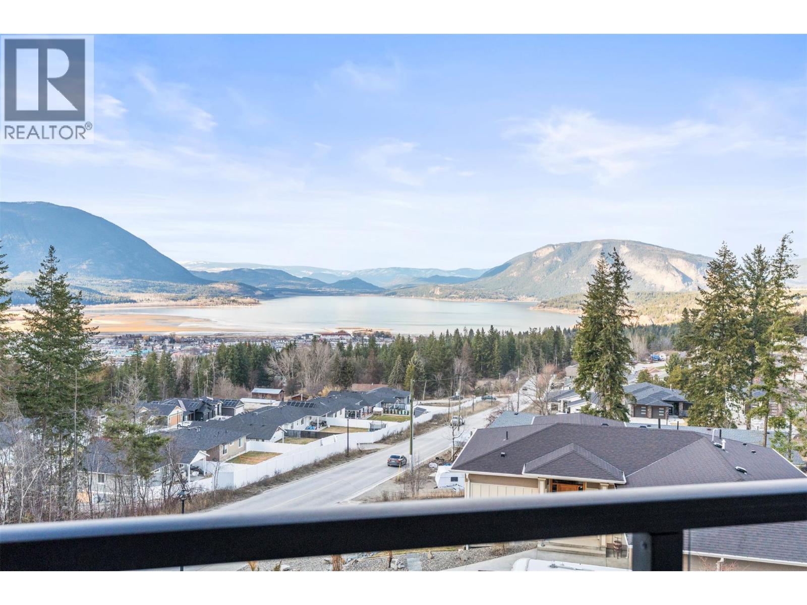  1021 17 Avenue Southeast, Salmon Arm