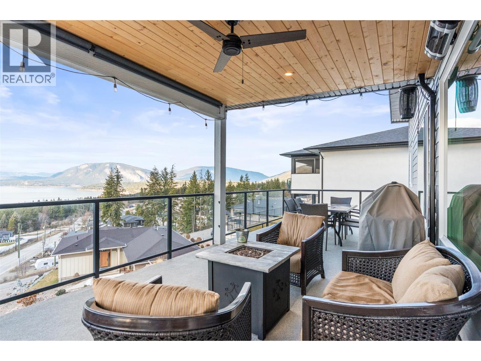  1021 17 Avenue Southeast, Salmon Arm