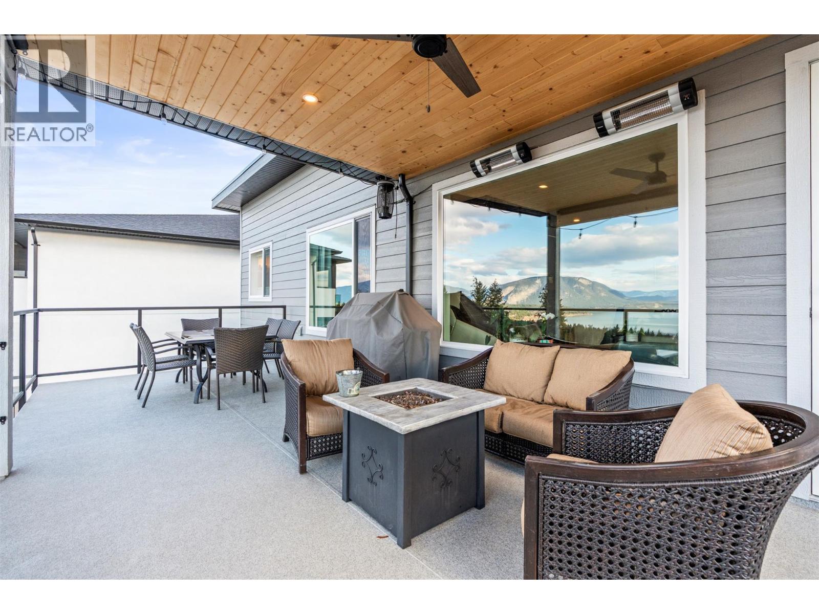  1021 17 Avenue Southeast, Salmon Arm