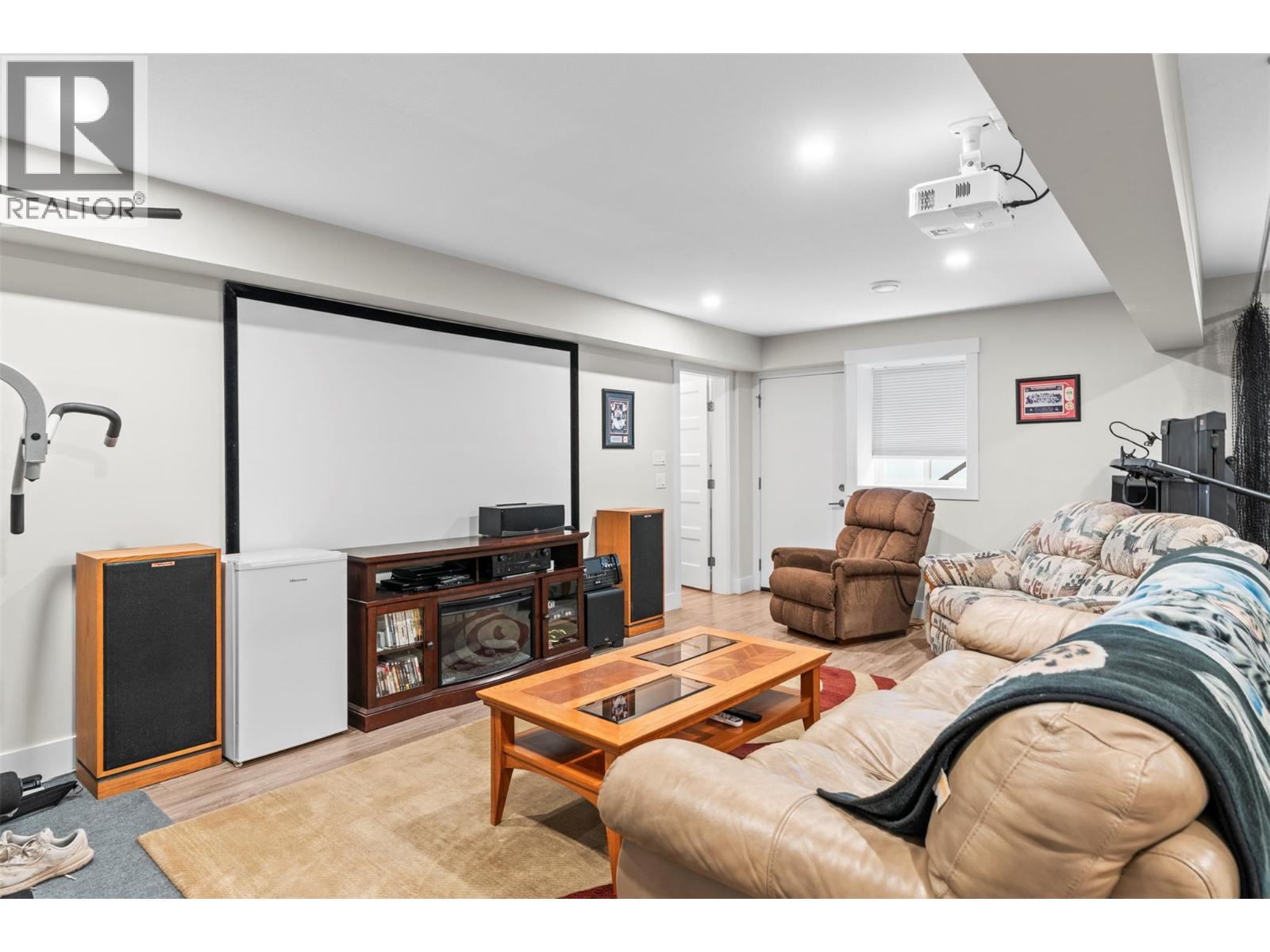  1021 17 Avenue Southeast, Salmon Arm