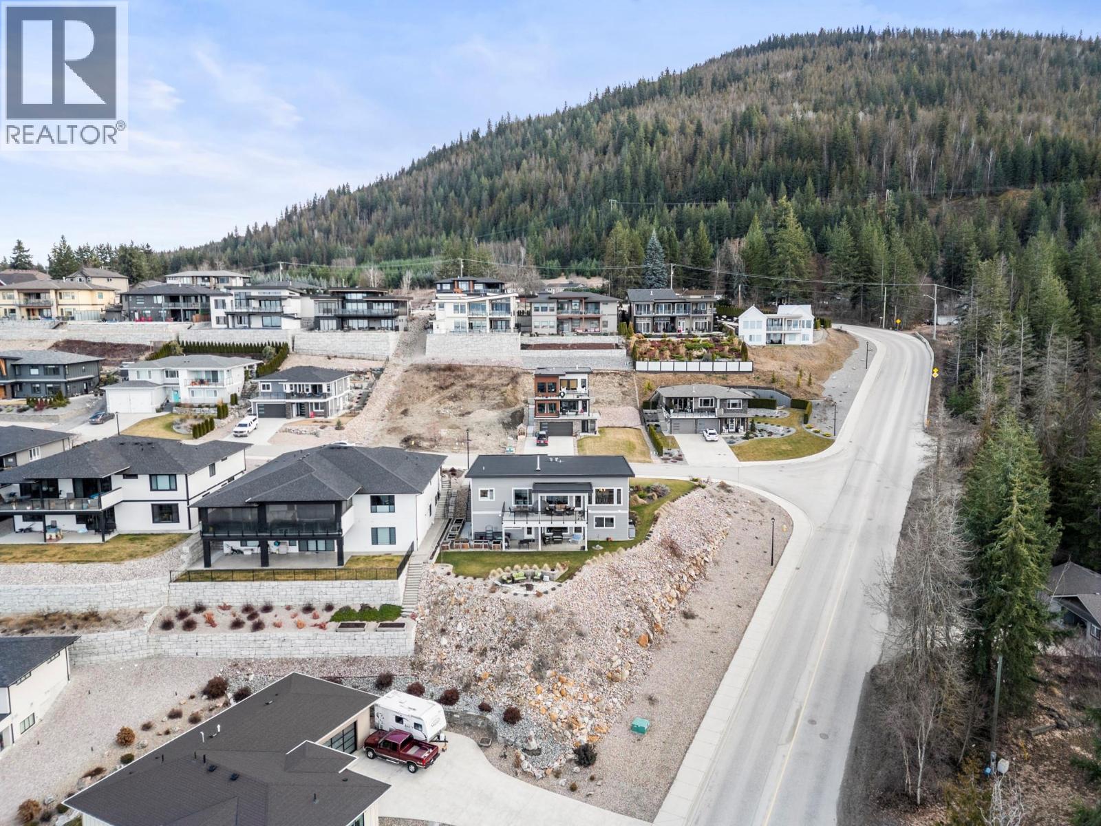  1021 17 Avenue Southeast, Salmon Arm