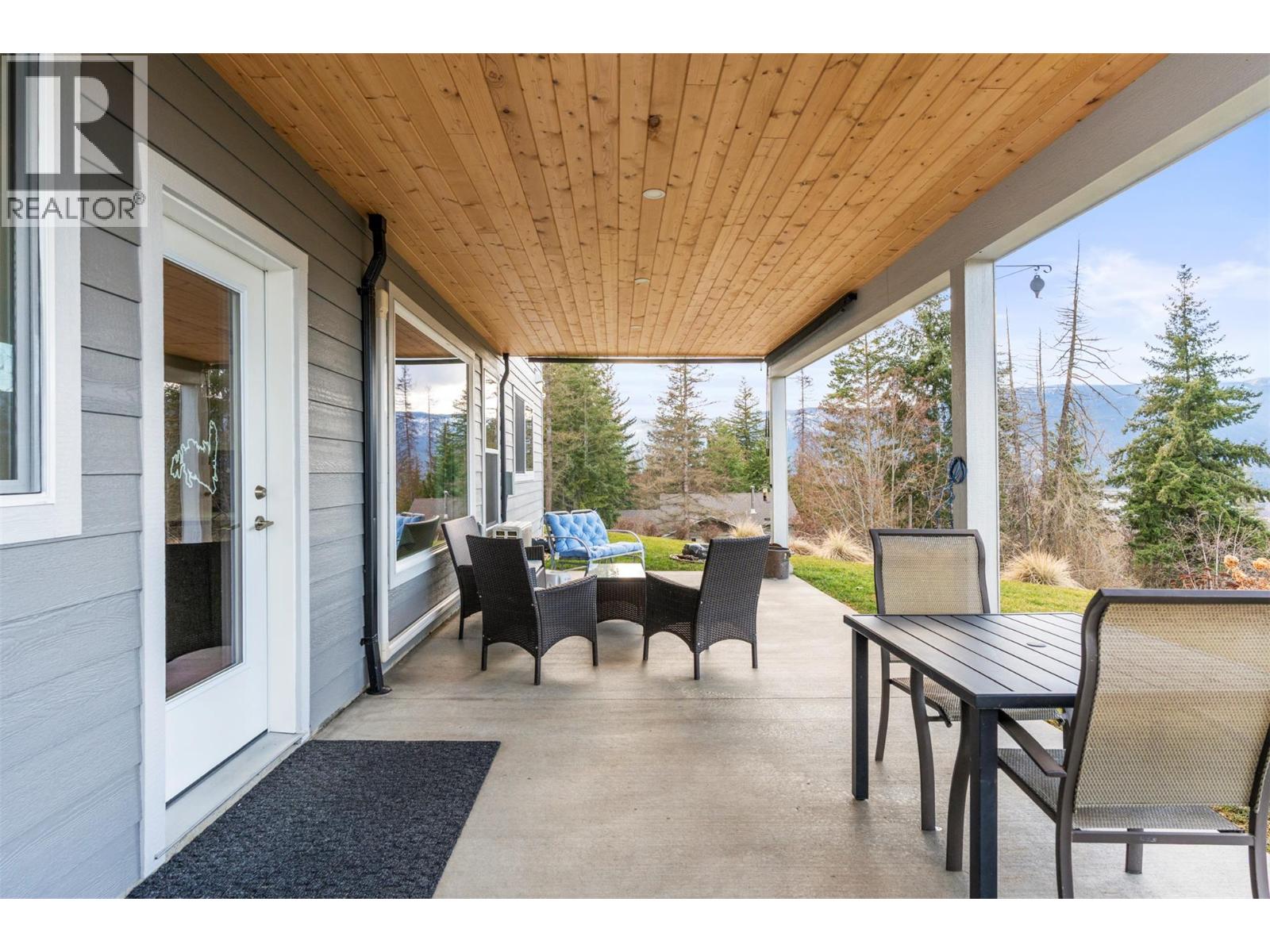  1021 17 Avenue Southeast, Salmon Arm