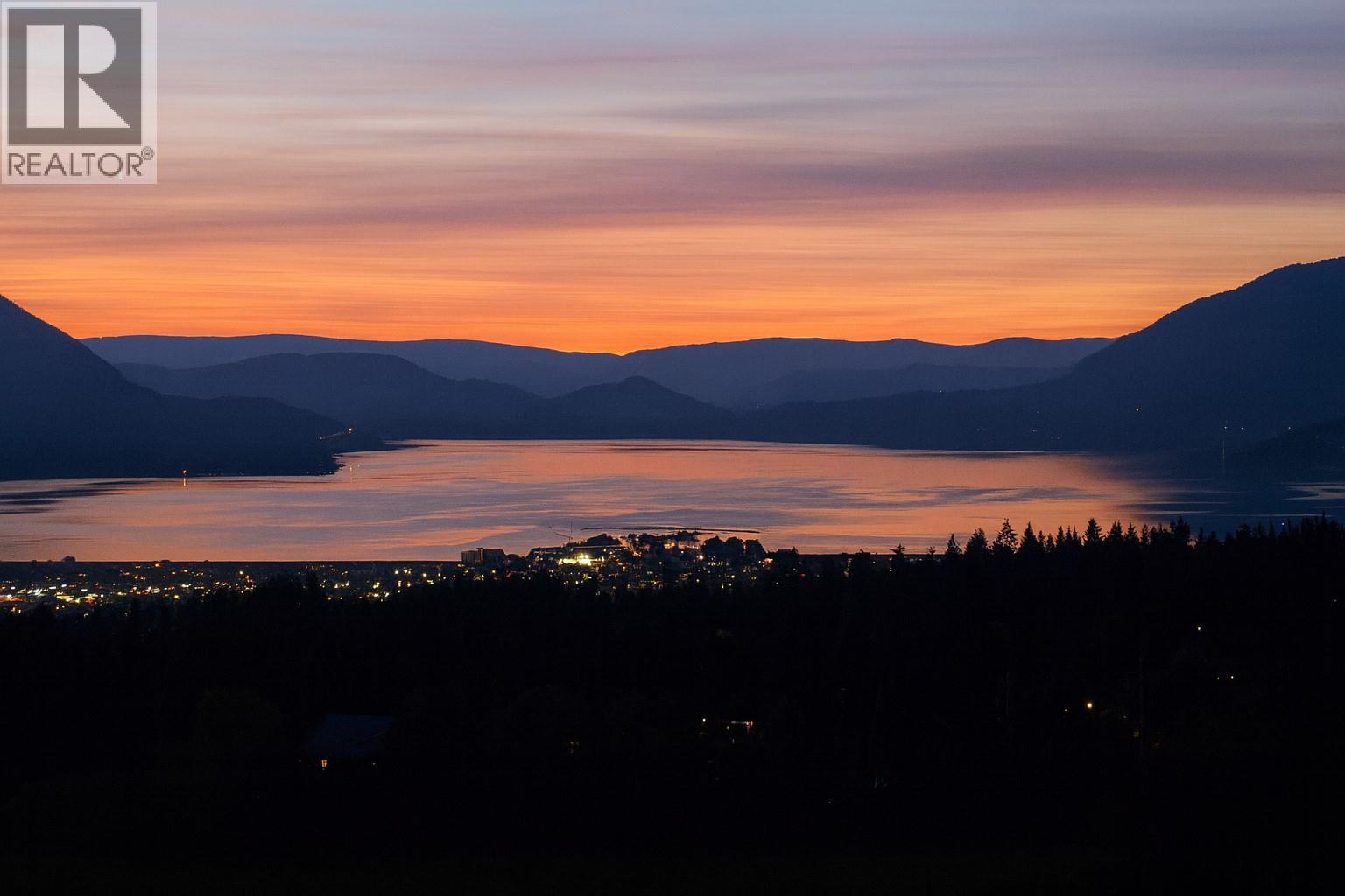  1021 17 Avenue Southeast, Salmon Arm