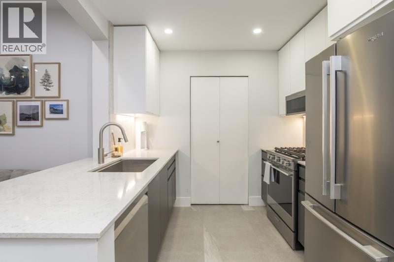 #319-9233 FERNDALE Road, Richmond