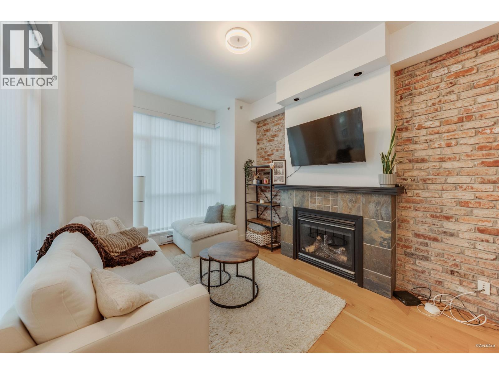 321 2515 ONTARIO STREET