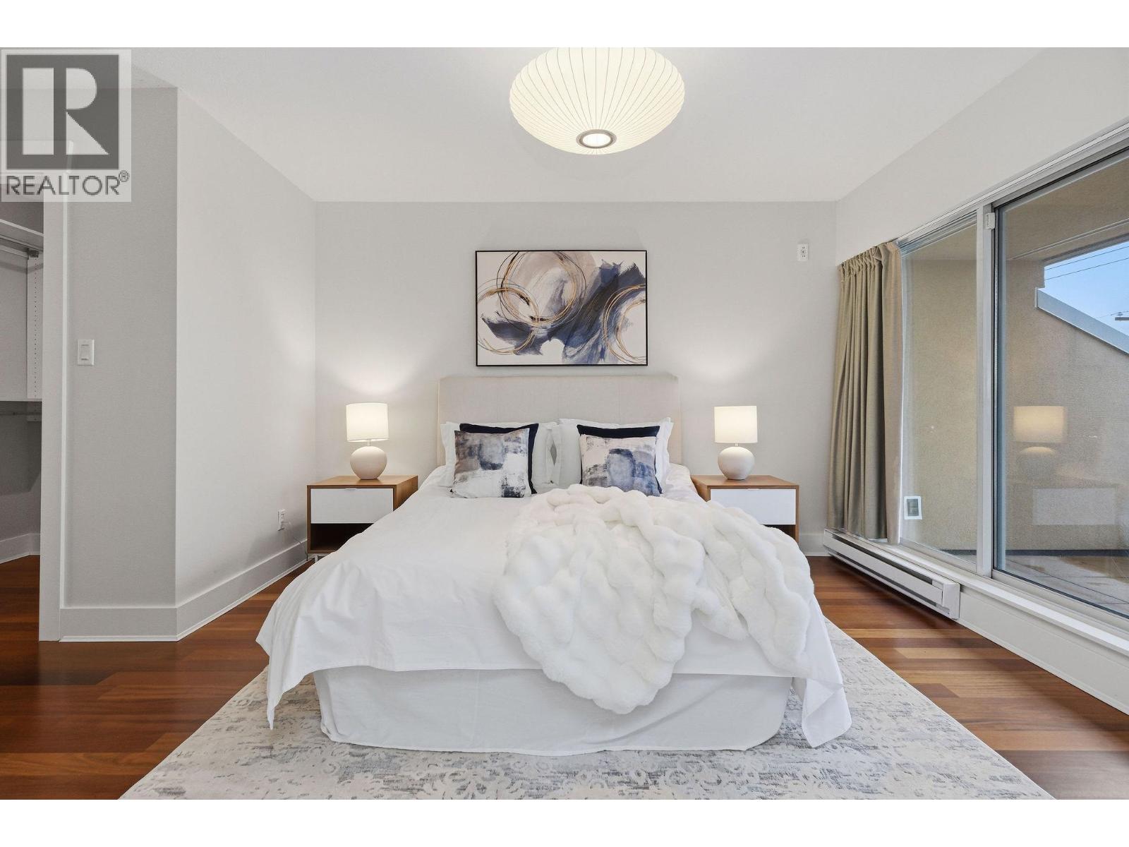 302 2455 BELLEVUE AVENUE, West Vancouver