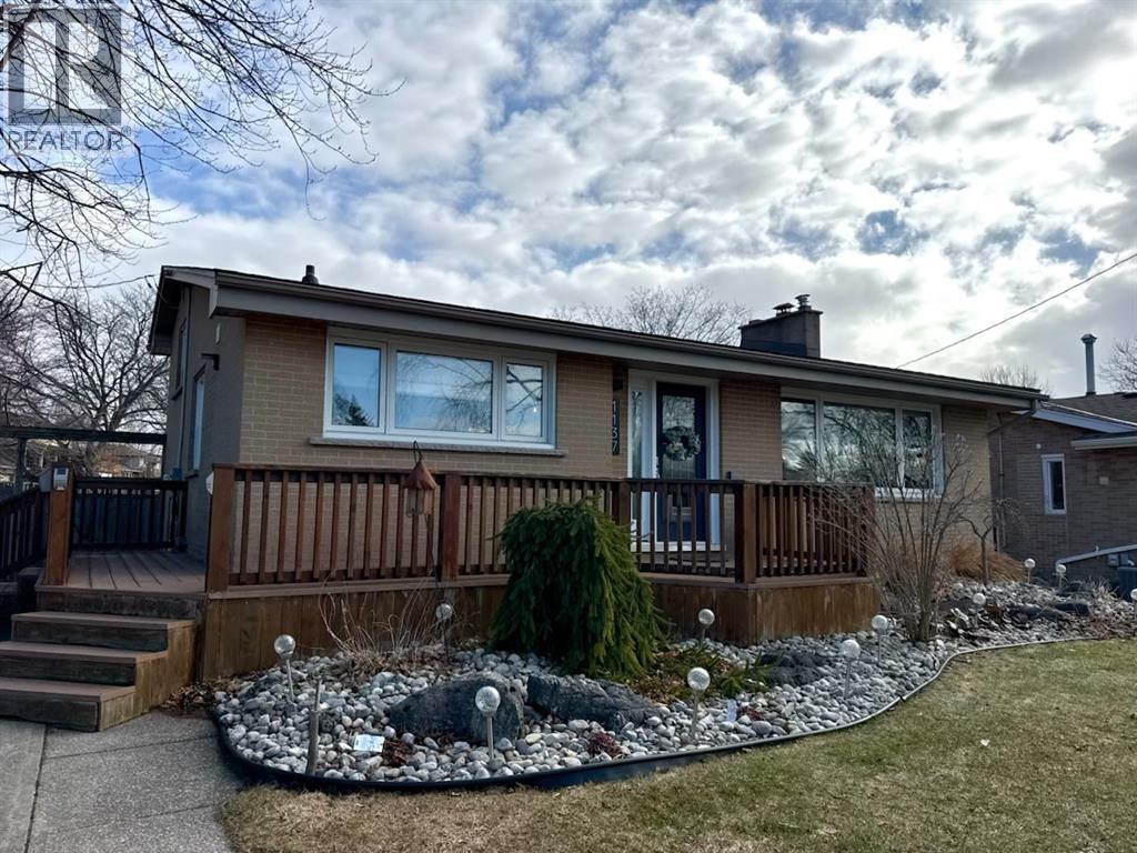 1137 Gurd STREET - 1