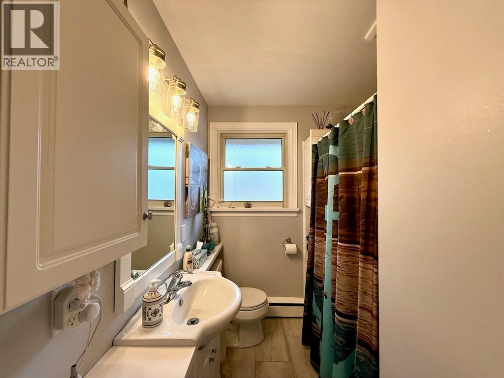 1137 Gurd STREET - 19
