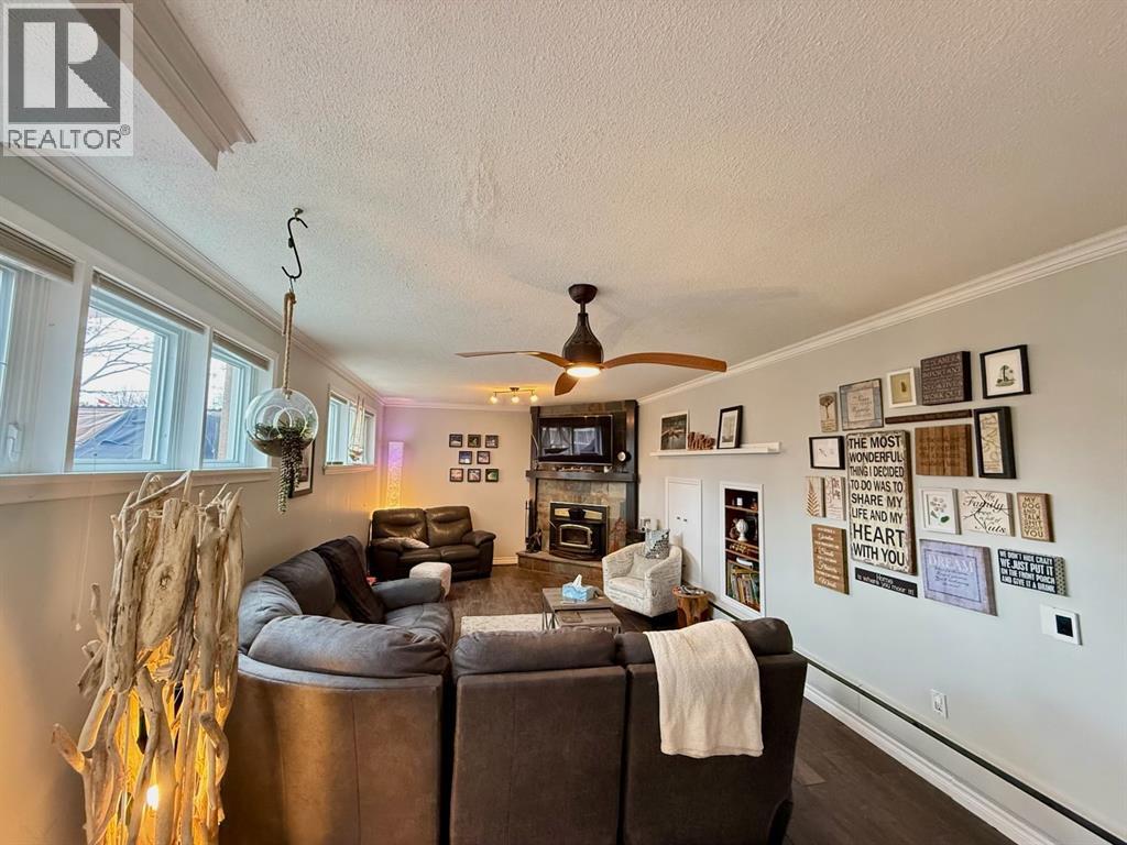 1137 Gurd STREET - 27