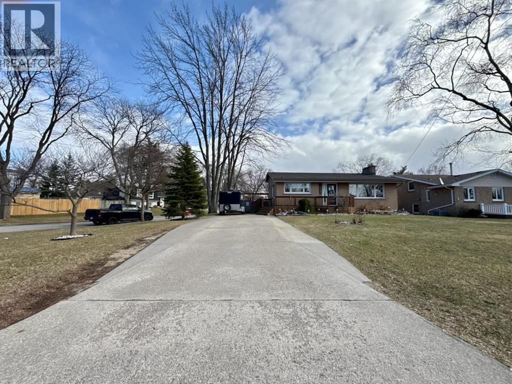 1137 Gurd STREET - 4