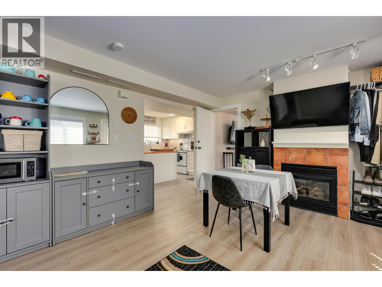 1433 DORAN ROAD, North Vancouver