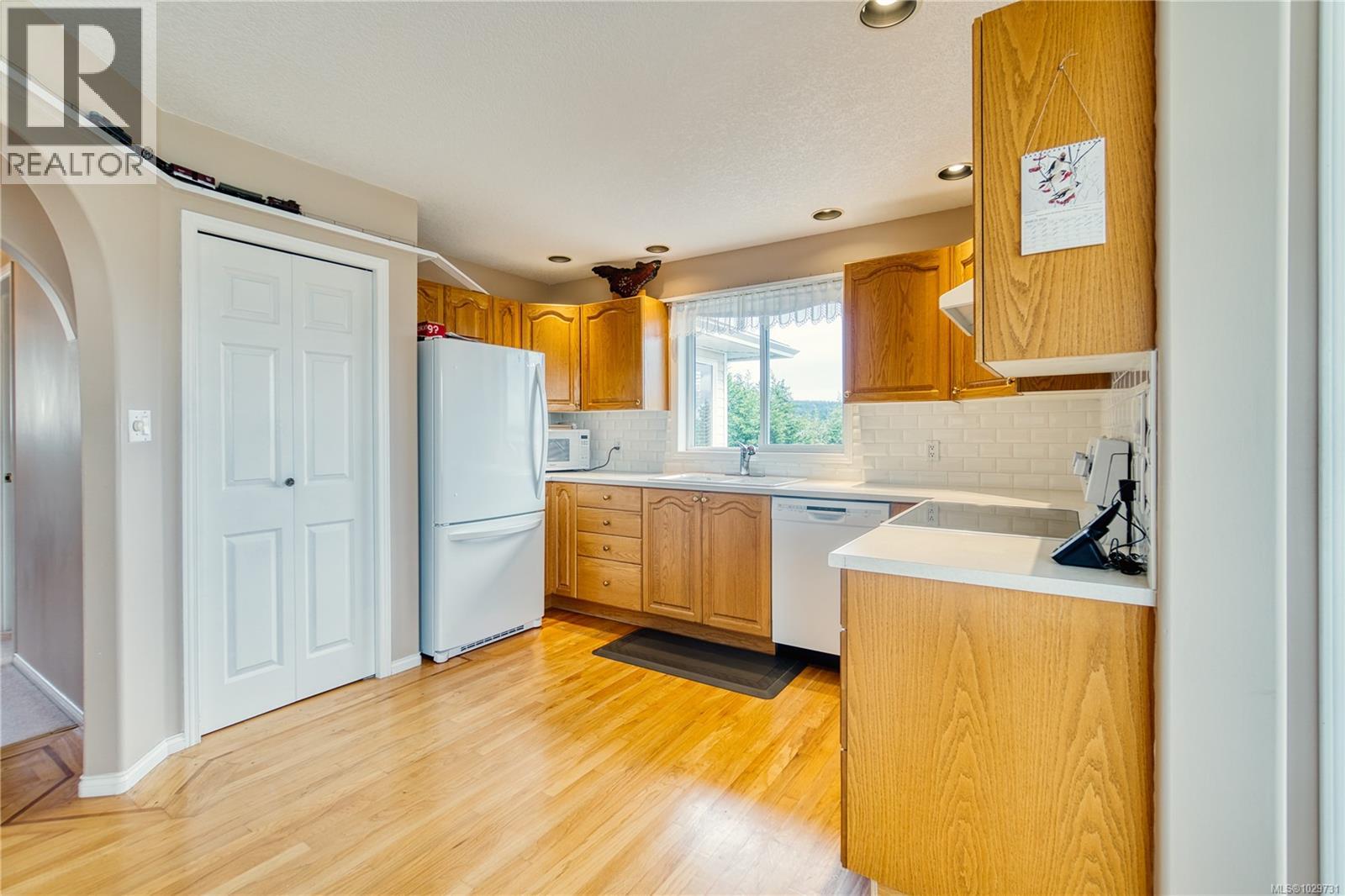 1443 FIDDICK CRES - 28