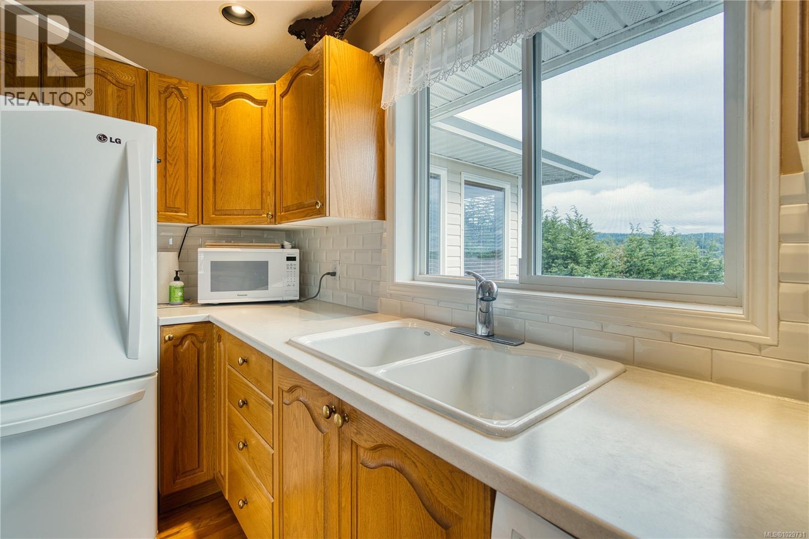 1443 FIDDICK CRES - 30