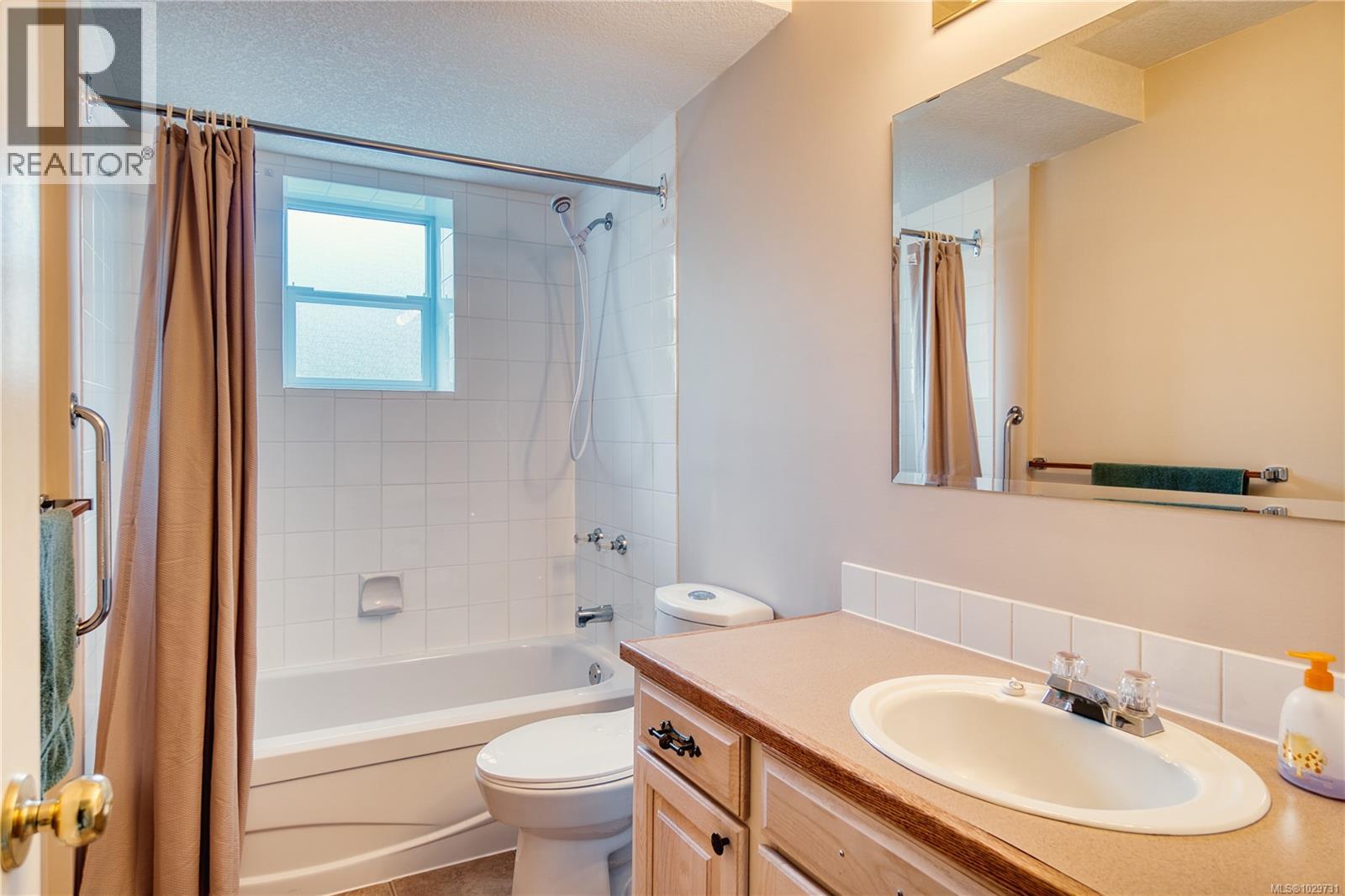 1443 FIDDICK CRES - 64