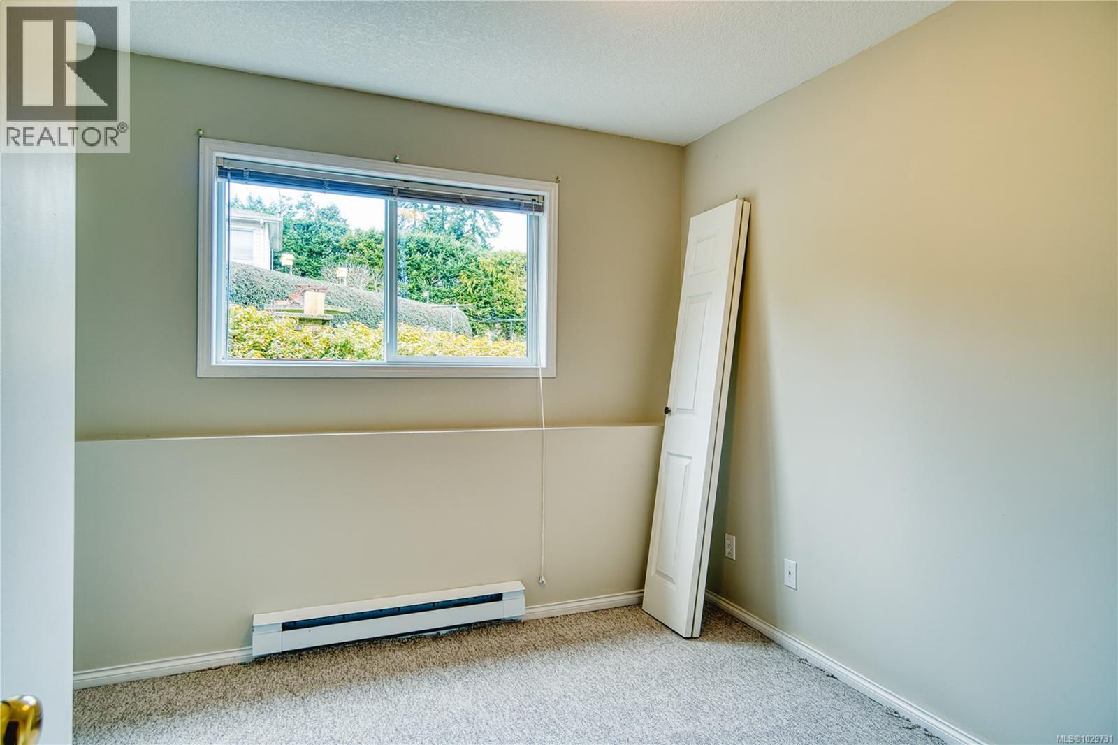 1443 FIDDICK CRES - 66