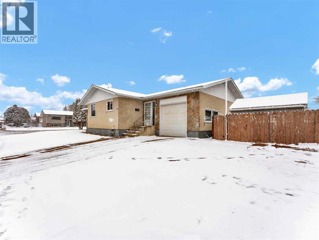 Single Family House Bungalow for Sale in  Markwick Drive SE Connaught Medicine Hat 