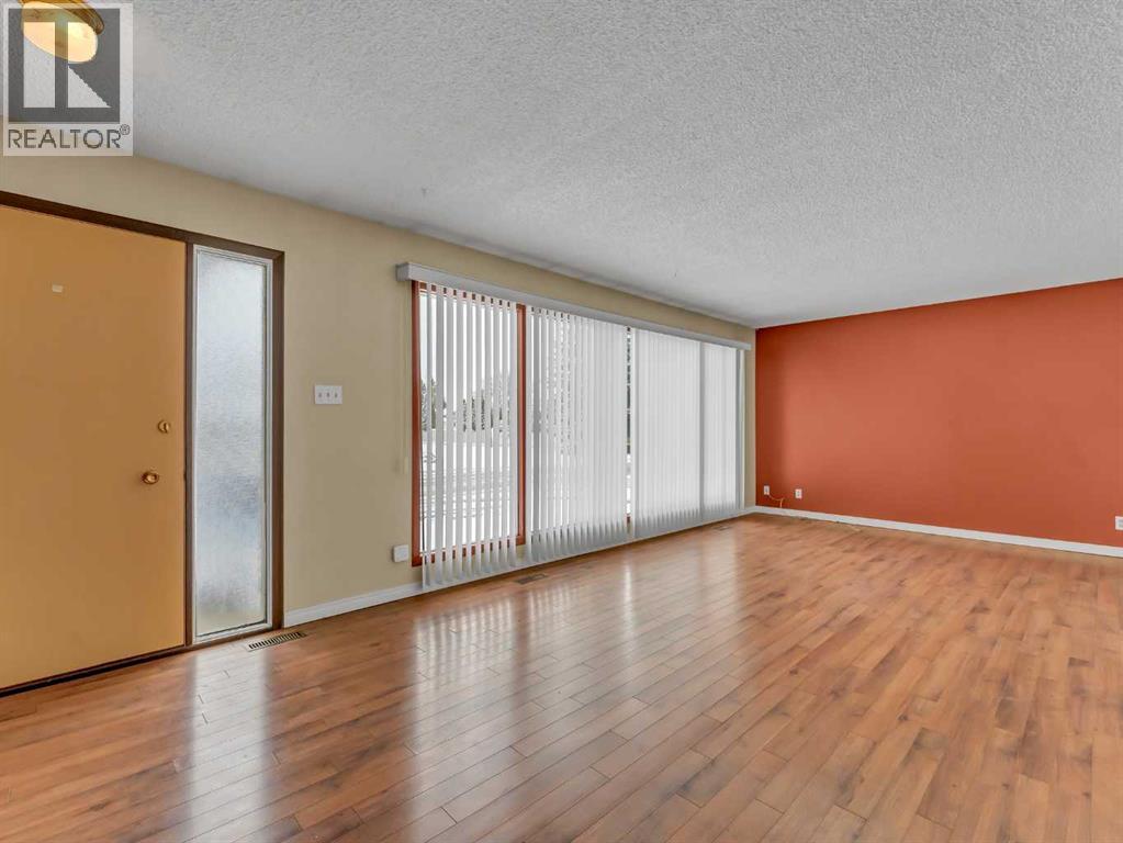 Single Family House Bungalow for Sale in  Markwick Drive SE Connaught Medicine Hat 