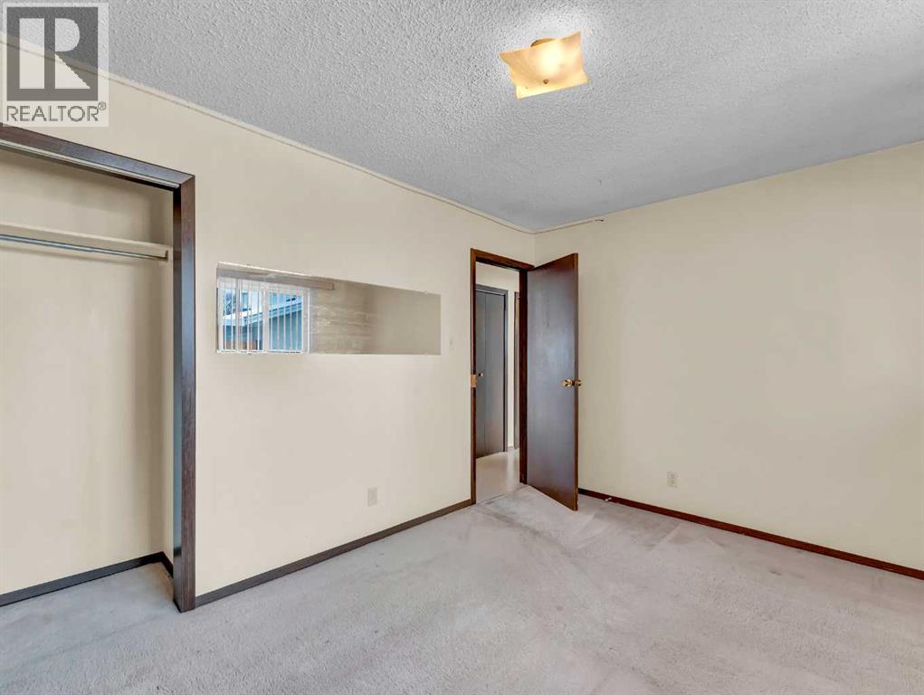 Single Family House Bungalow for Sale in  Markwick Drive SE Connaught Medicine Hat 