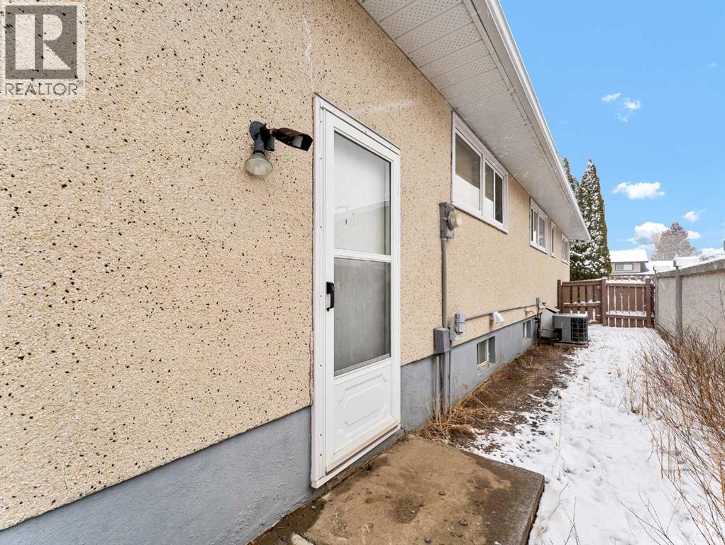 Single Family House Bungalow for Sale in  Markwick Drive SE Connaught Medicine Hat 