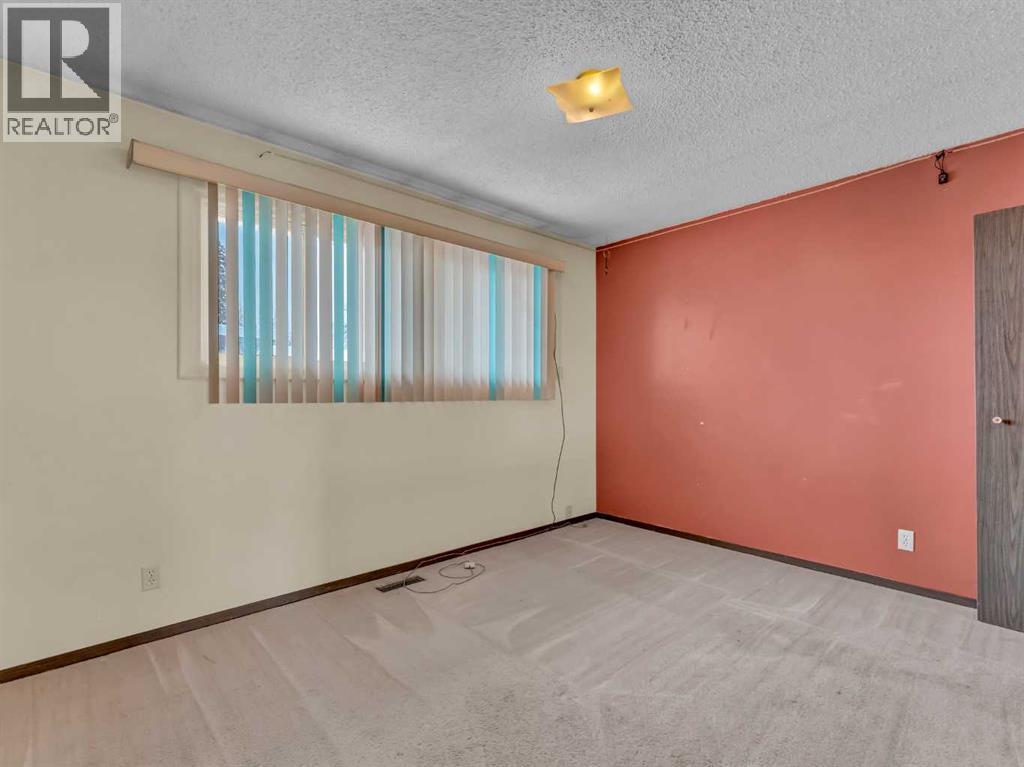 Single Family House Bungalow for Sale in  Markwick Drive SE Connaught Medicine Hat 