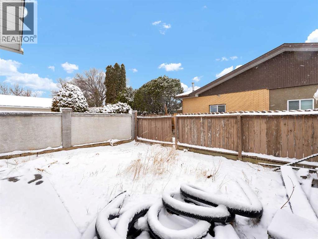 Single Family House Bungalow for Sale in  Markwick Drive SE Connaught Medicine Hat 