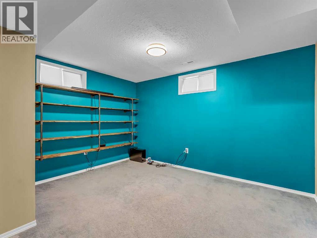 Single Family House Bungalow for Sale in  Markwick Drive SE Connaught Medicine Hat 