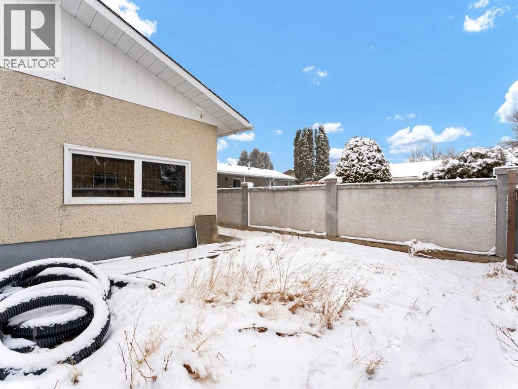 Single Family House Bungalow for Sale in  Markwick Drive SE Connaught Medicine Hat 