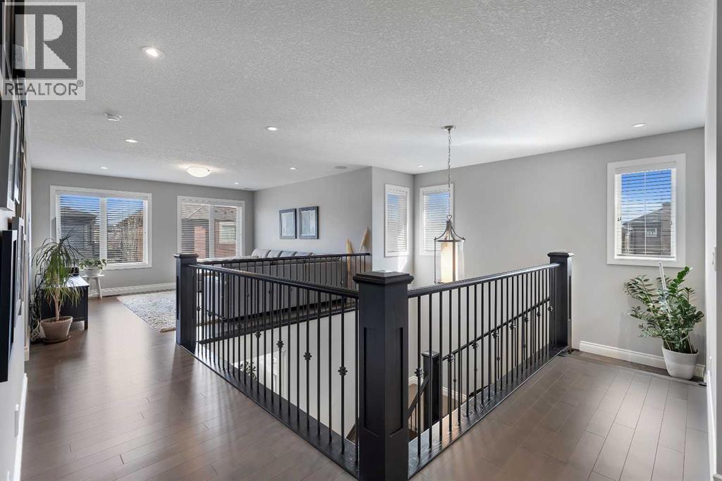 Single Family House for Sale in  Evansborough Way NW Evanston Calgary 