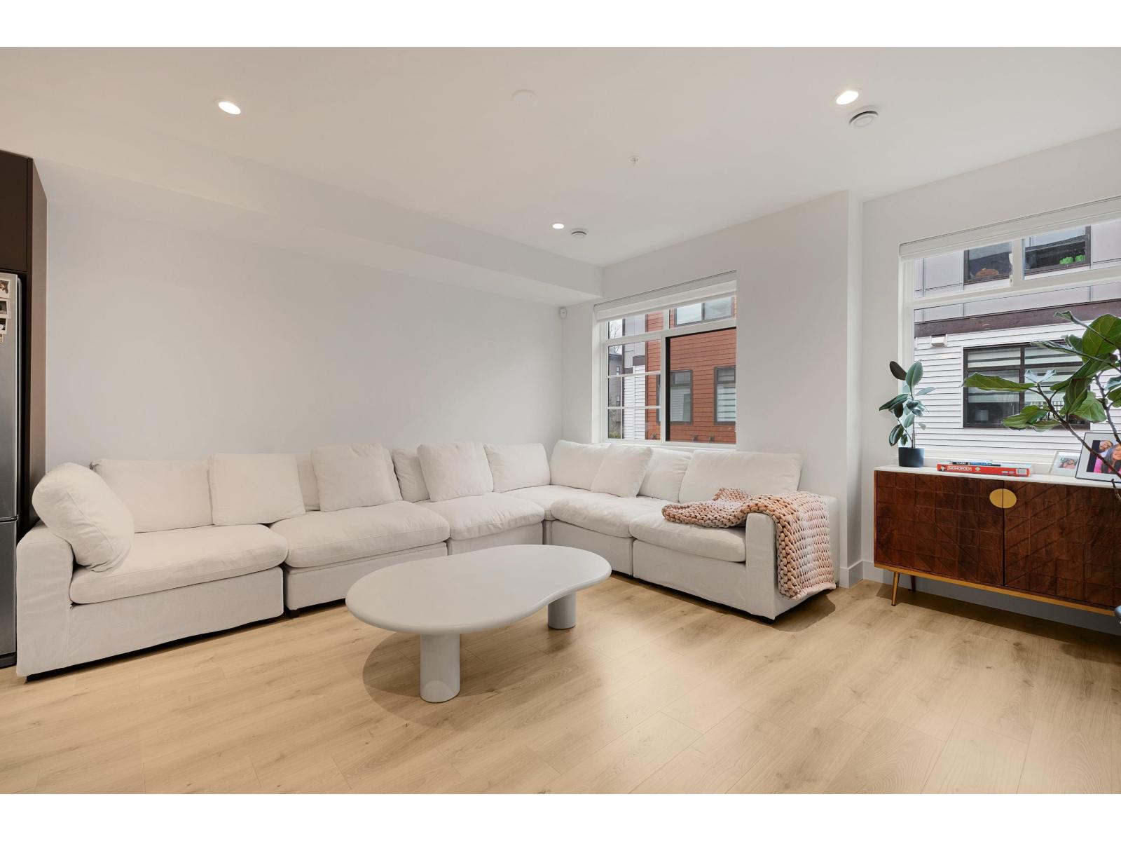 16 8430 NOTTMAN STREET, Mission